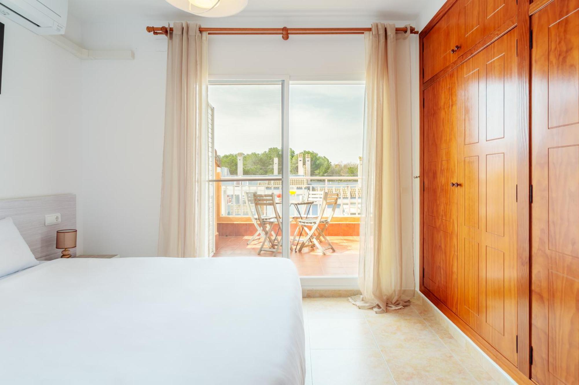 Montefaro Spacious Townhouse - Beach & Pool سانتا بولا المظهر الخارجي الصورة